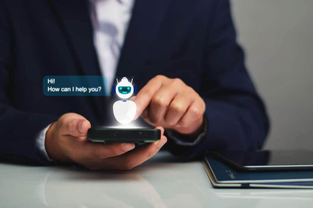 Agent virtuel illustrant l’automatisation du service client avec des chatbots IA disponibles en continu
