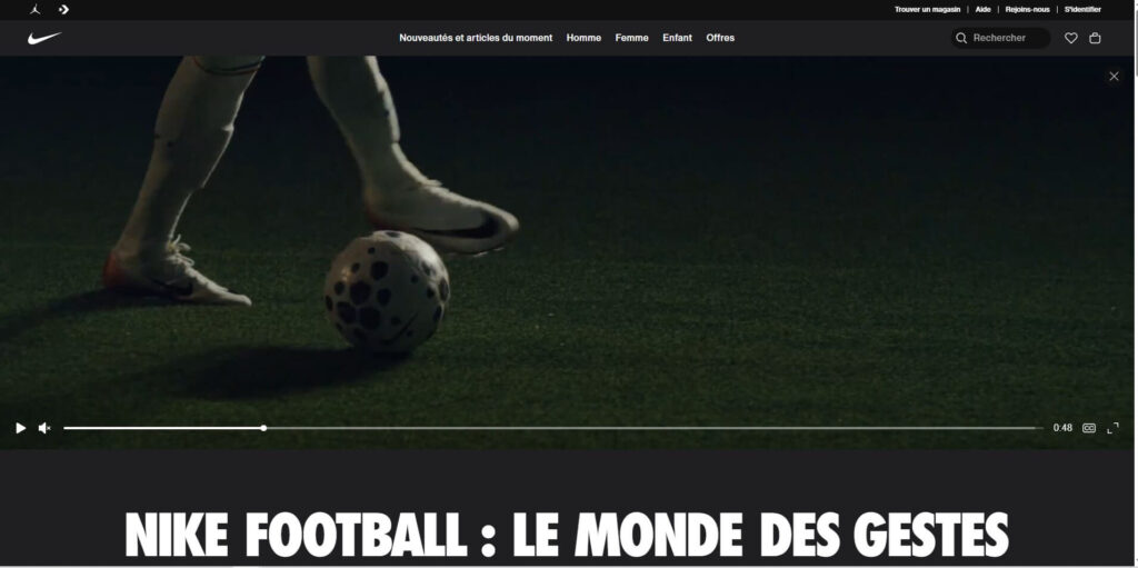 Capture d’écran illustrant l’intégration omnicanale chez Nike, avec réservation en ligne et retrait en magasin pour une expérience client harmonisée
